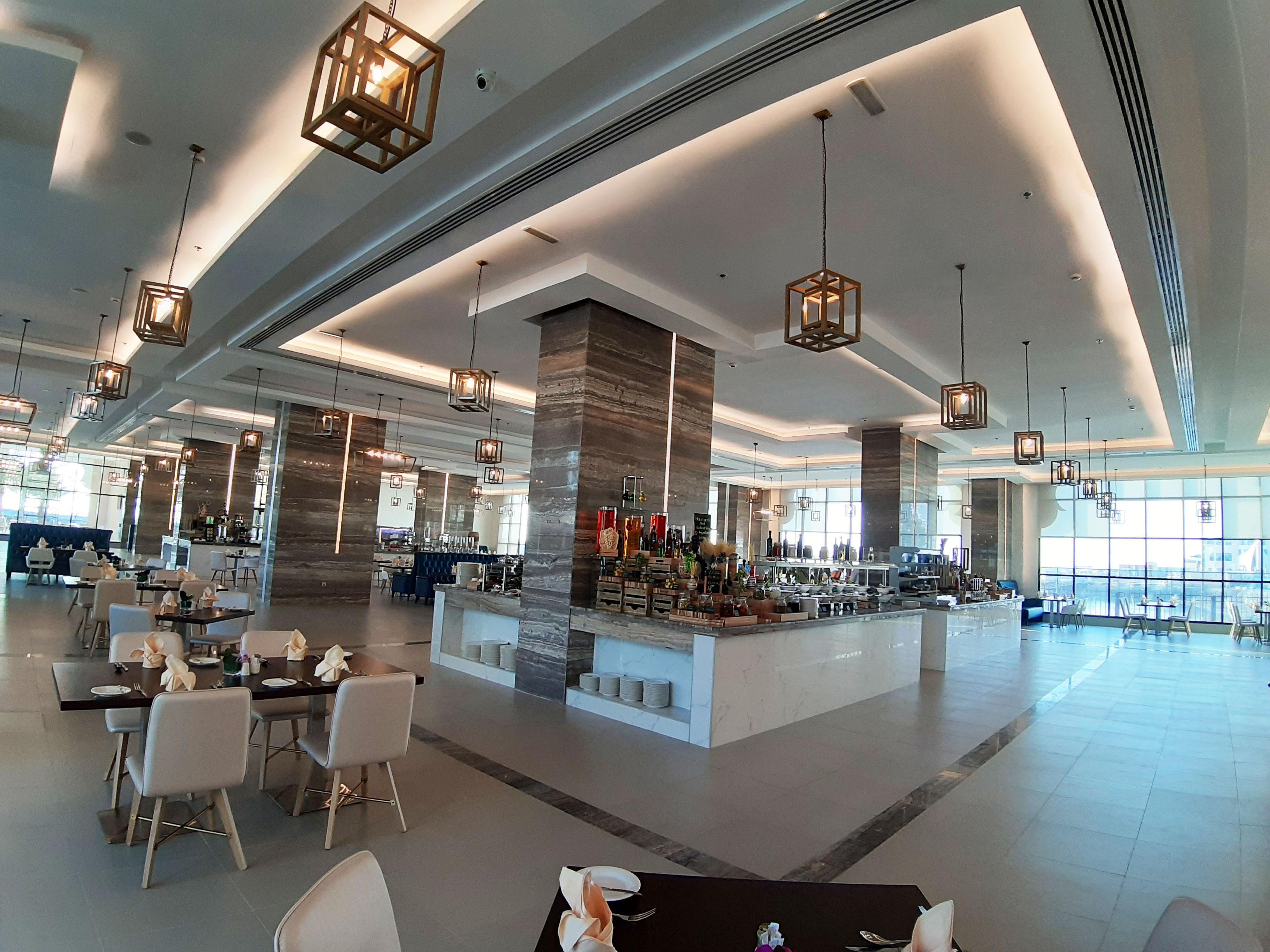 Al Bahar Hotel & Resort Füceyre Dış mekan fotoğraf The restaurant at the airport