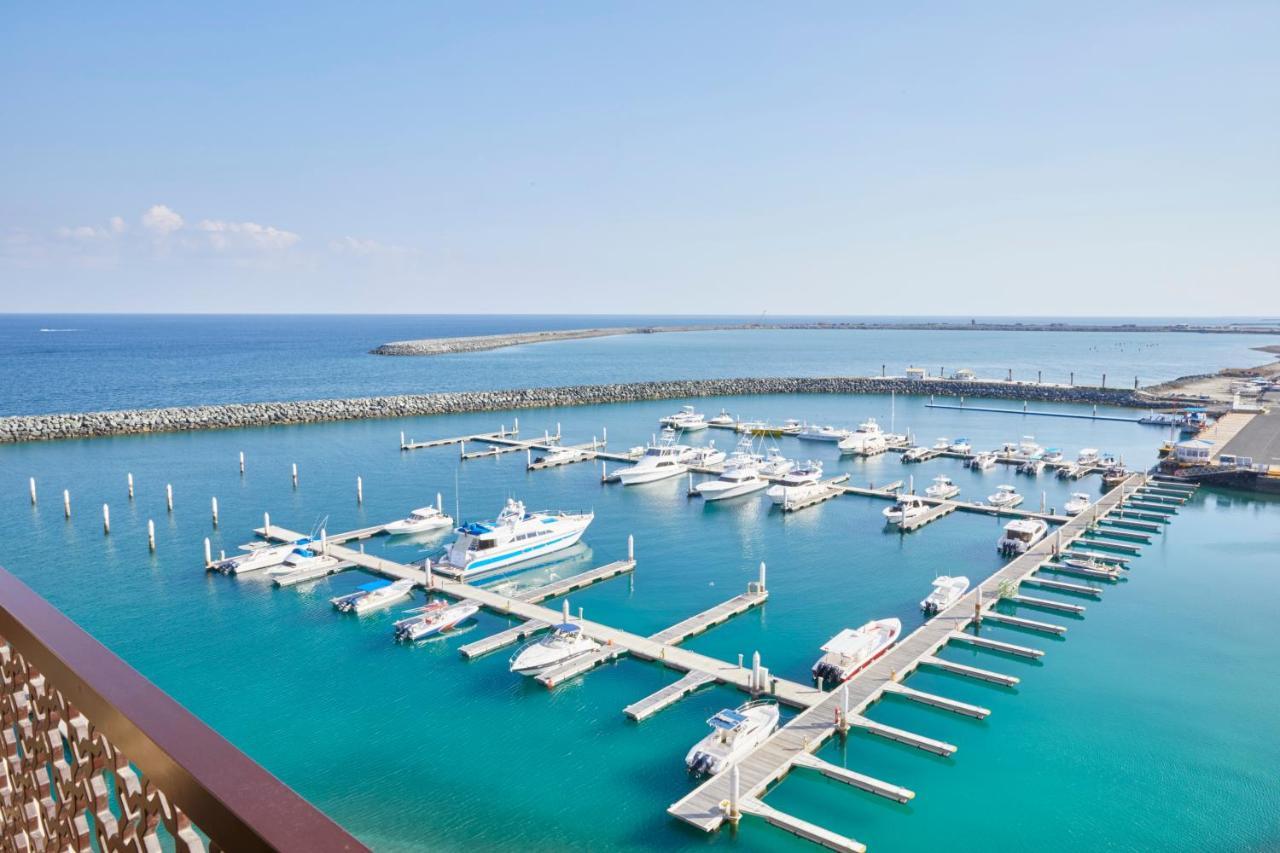 Al Bahar Hotel & Resort Füceyre Dış mekan fotoğraf Marina at the Atlantis Paradise Island