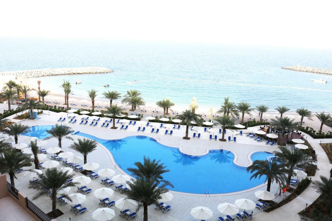 Al Bahar Hotel & Resort Füceyre Dış mekan fotoğraf The pool at the Jumeirah Beach Hotel